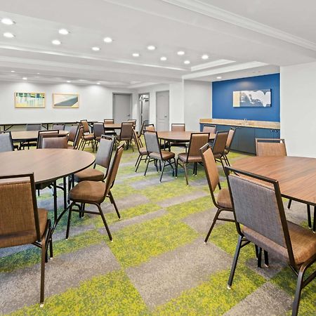 Spark By Hilton Woodbridge Bagian luar foto