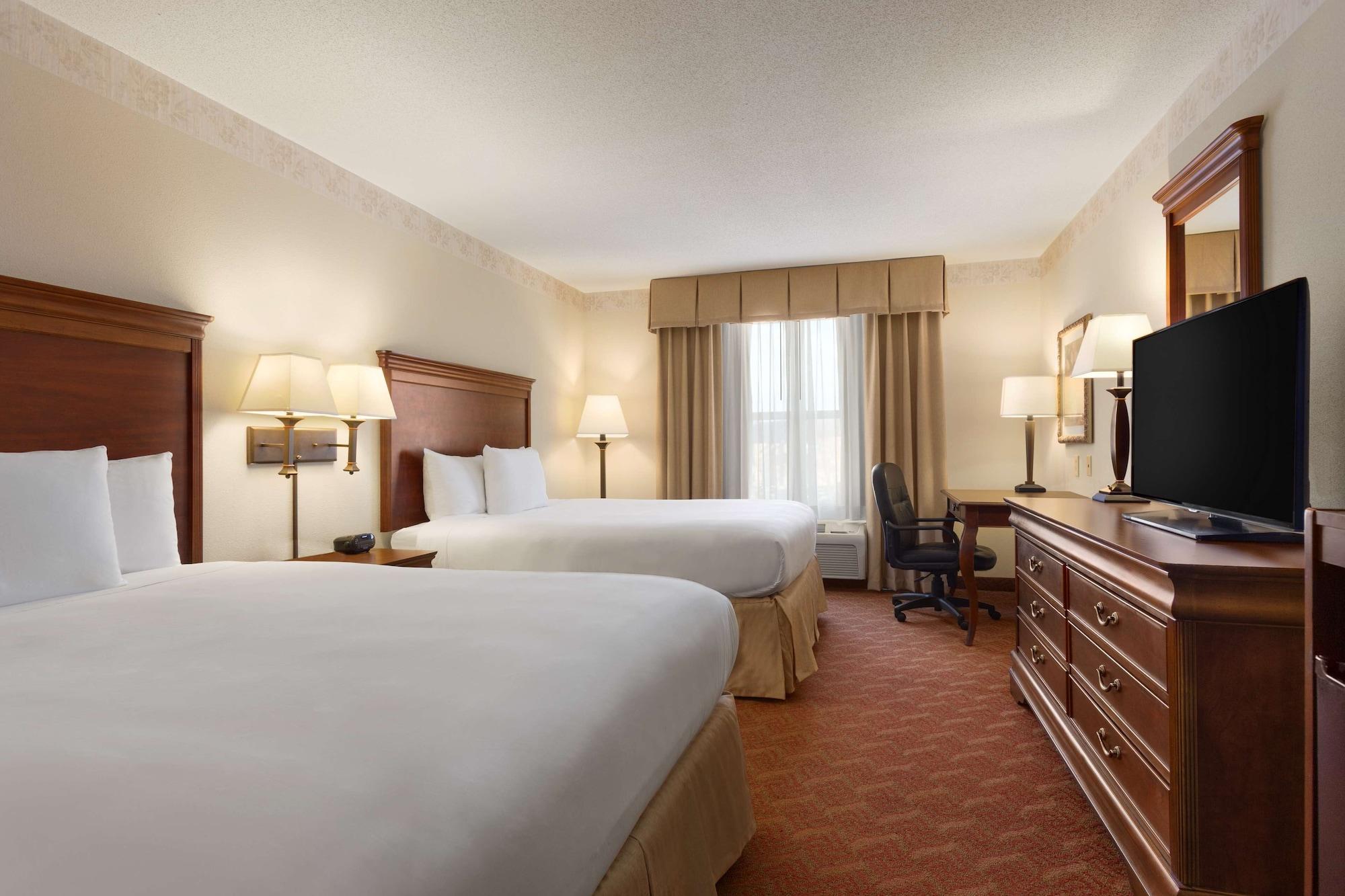 Spark By Hilton Woodbridge Bagian luar foto