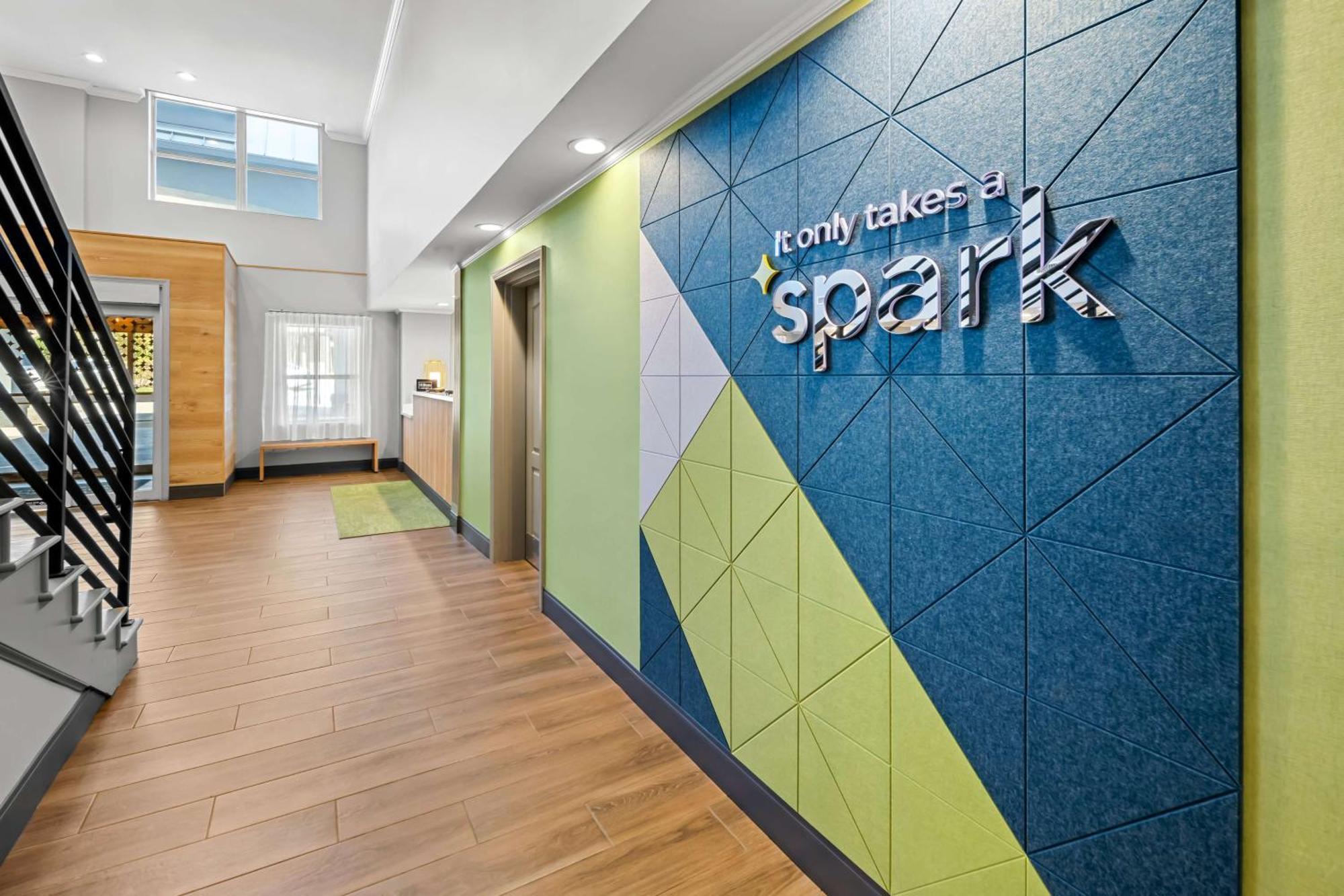 Spark By Hilton Woodbridge Bagian luar foto