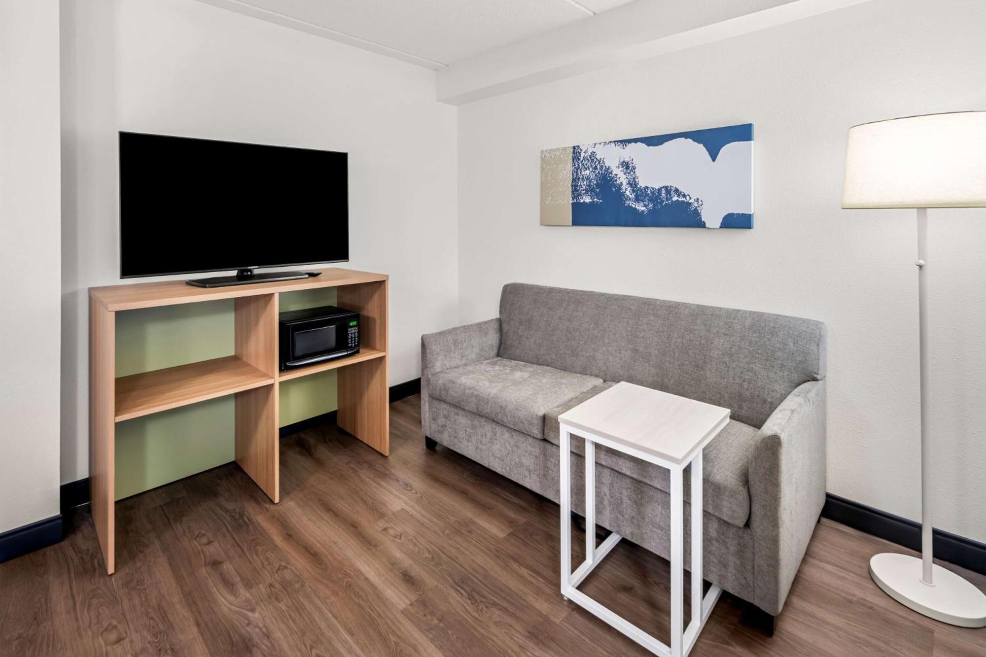 Spark By Hilton Woodbridge Bagian luar foto
