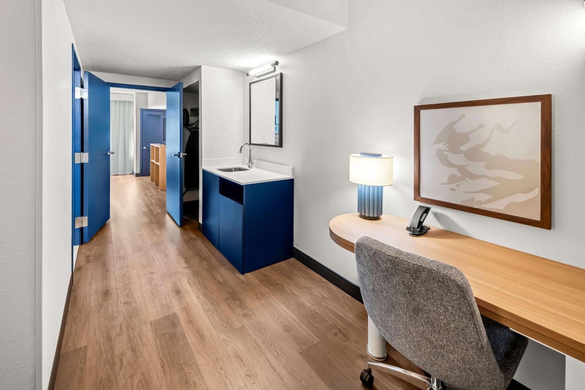 Spark By Hilton Woodbridge Bagian luar foto