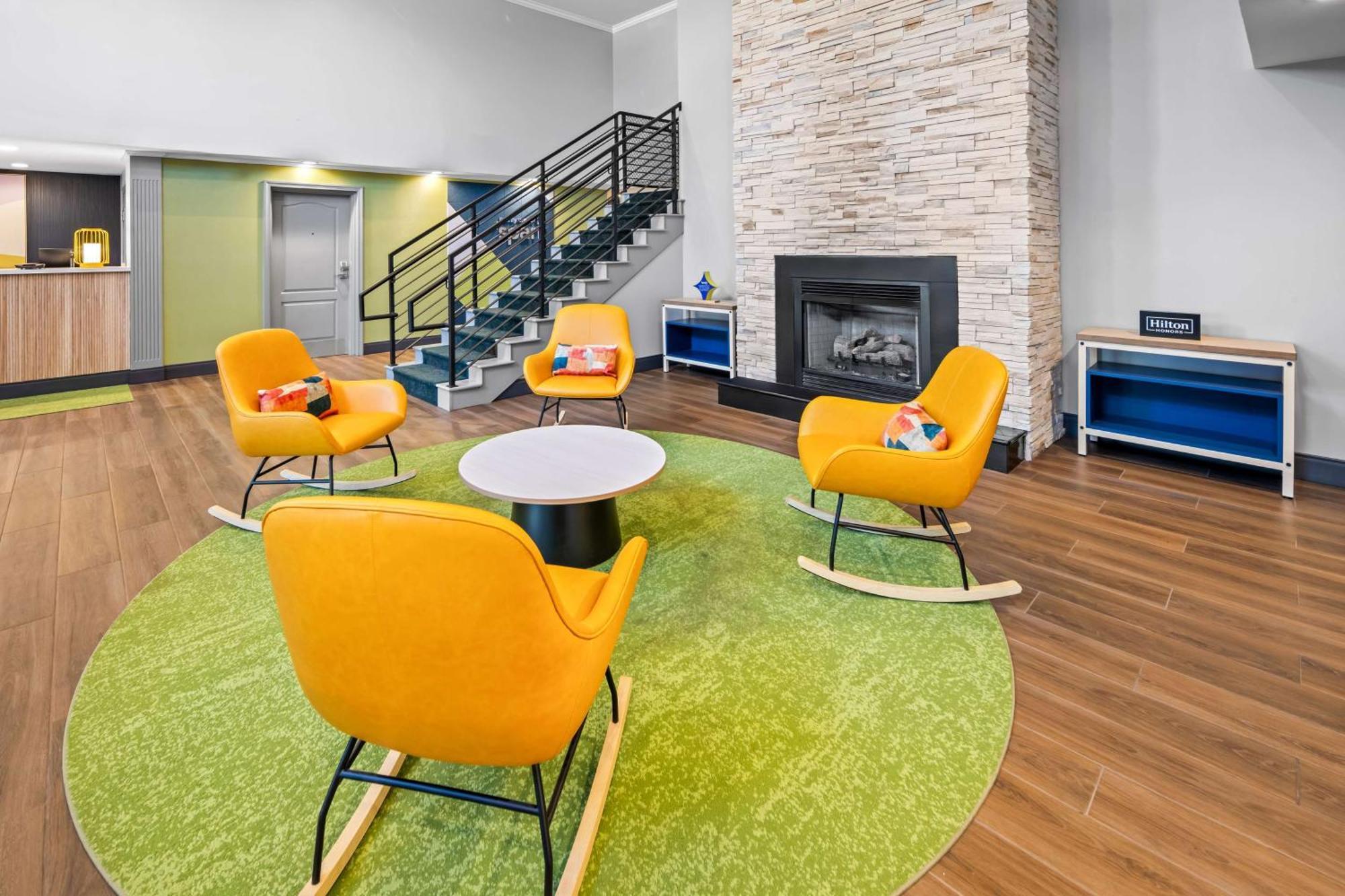 Spark By Hilton Woodbridge Bagian luar foto