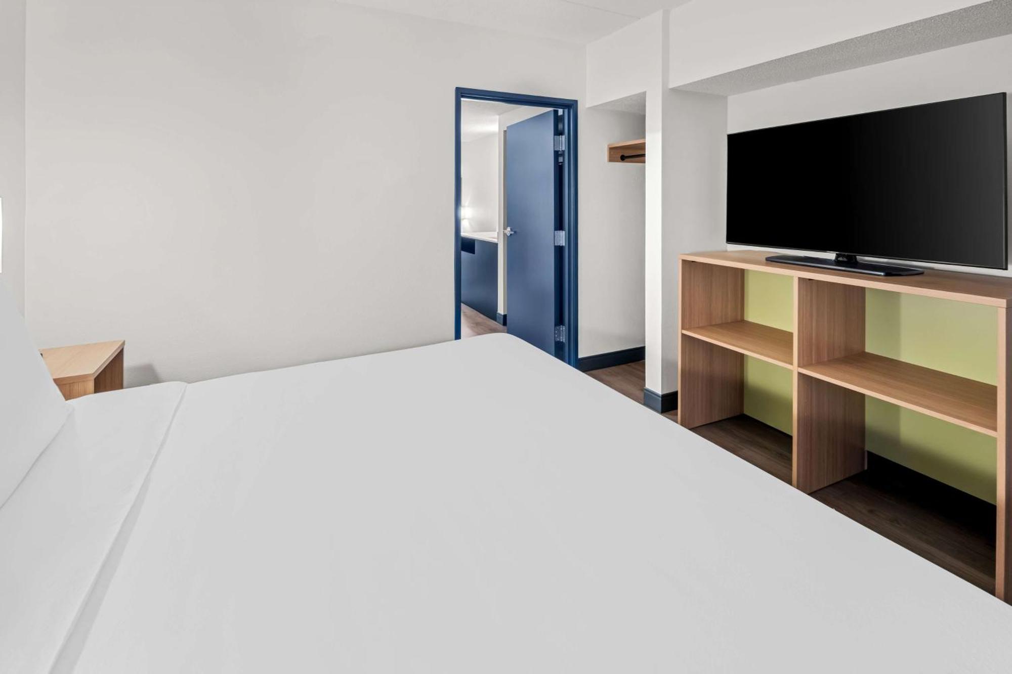 Spark By Hilton Woodbridge Bagian luar foto
