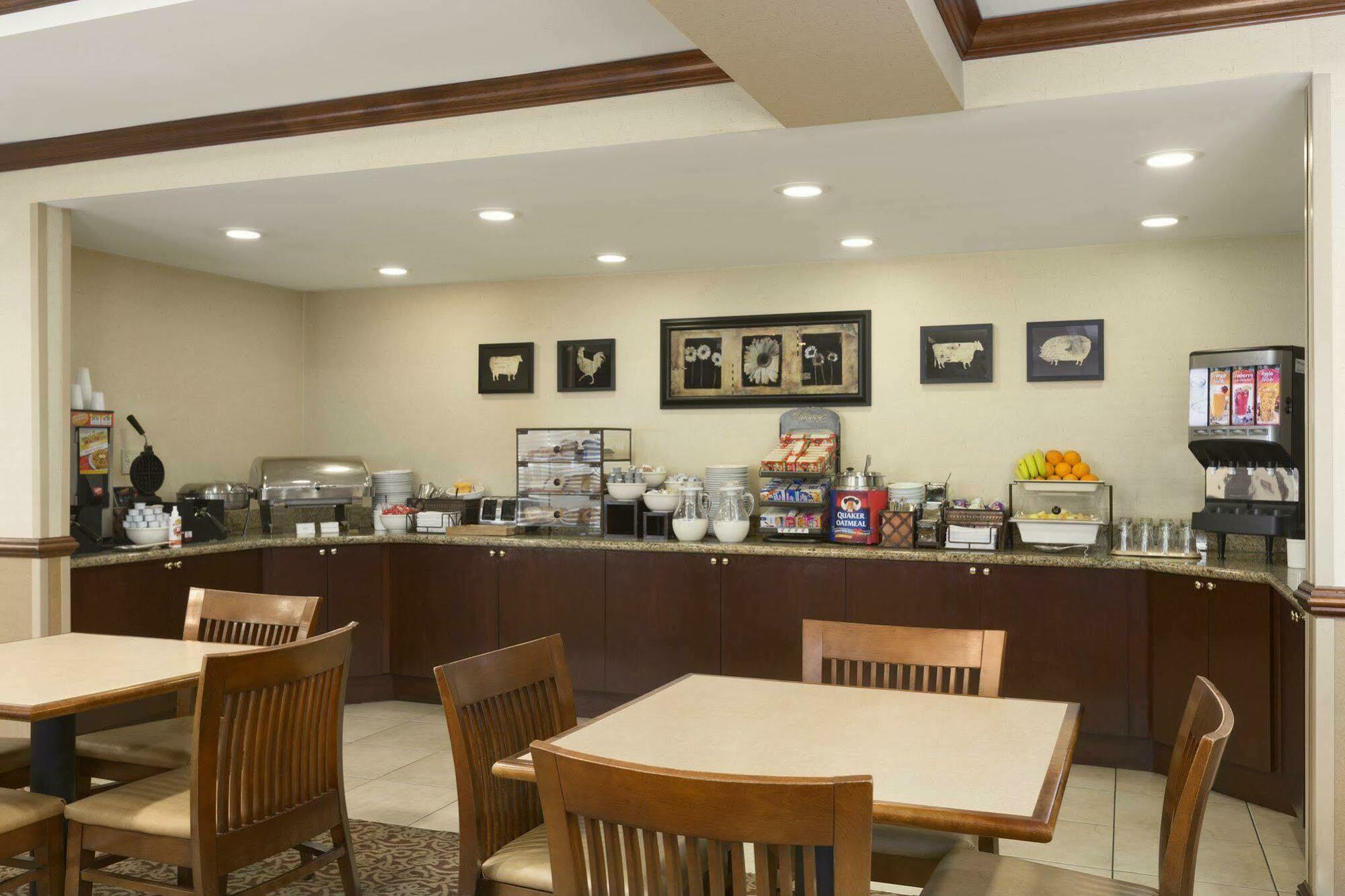 Spark By Hilton Woodbridge Bagian luar foto