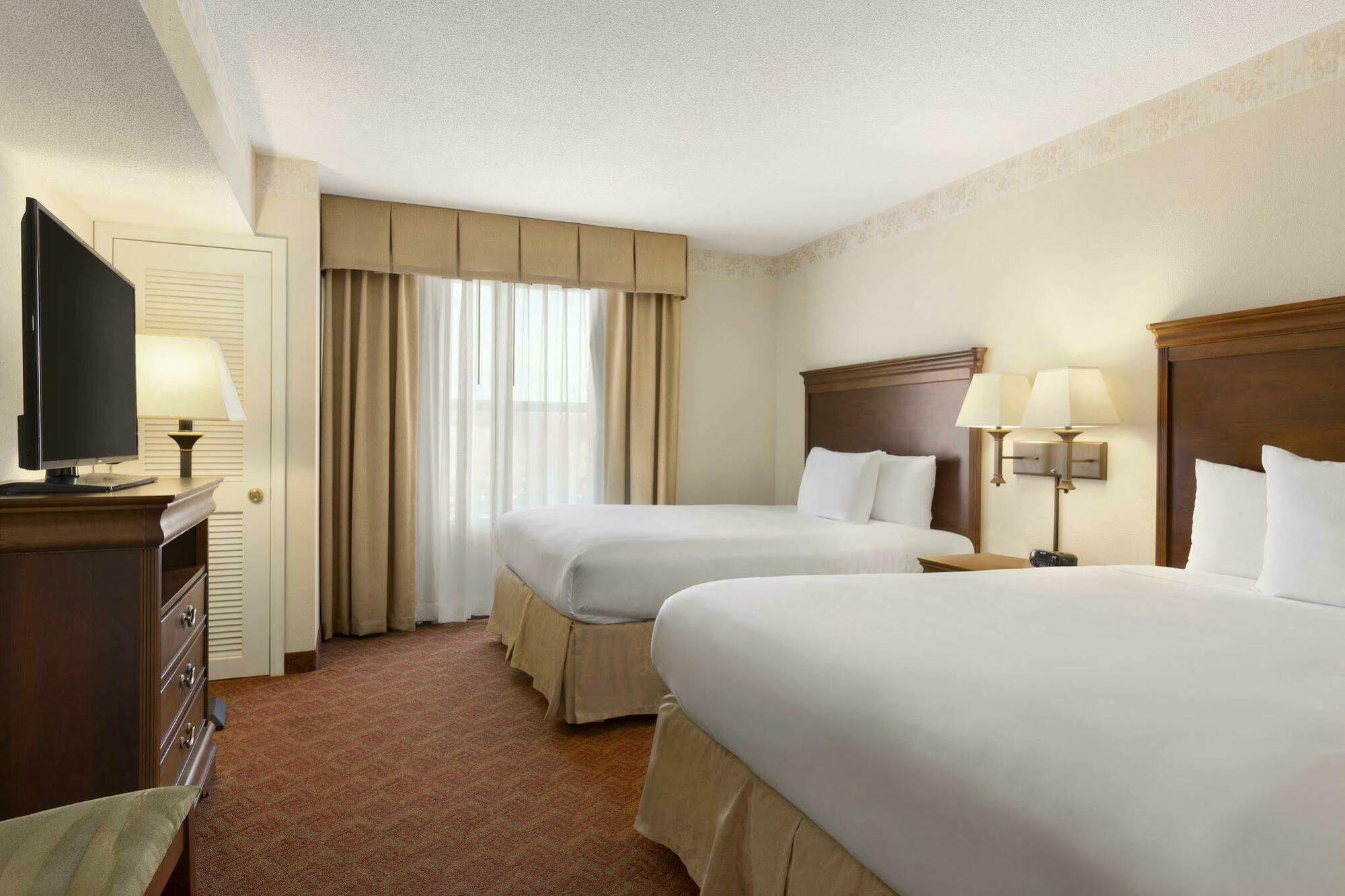 Spark By Hilton Woodbridge Bagian luar foto