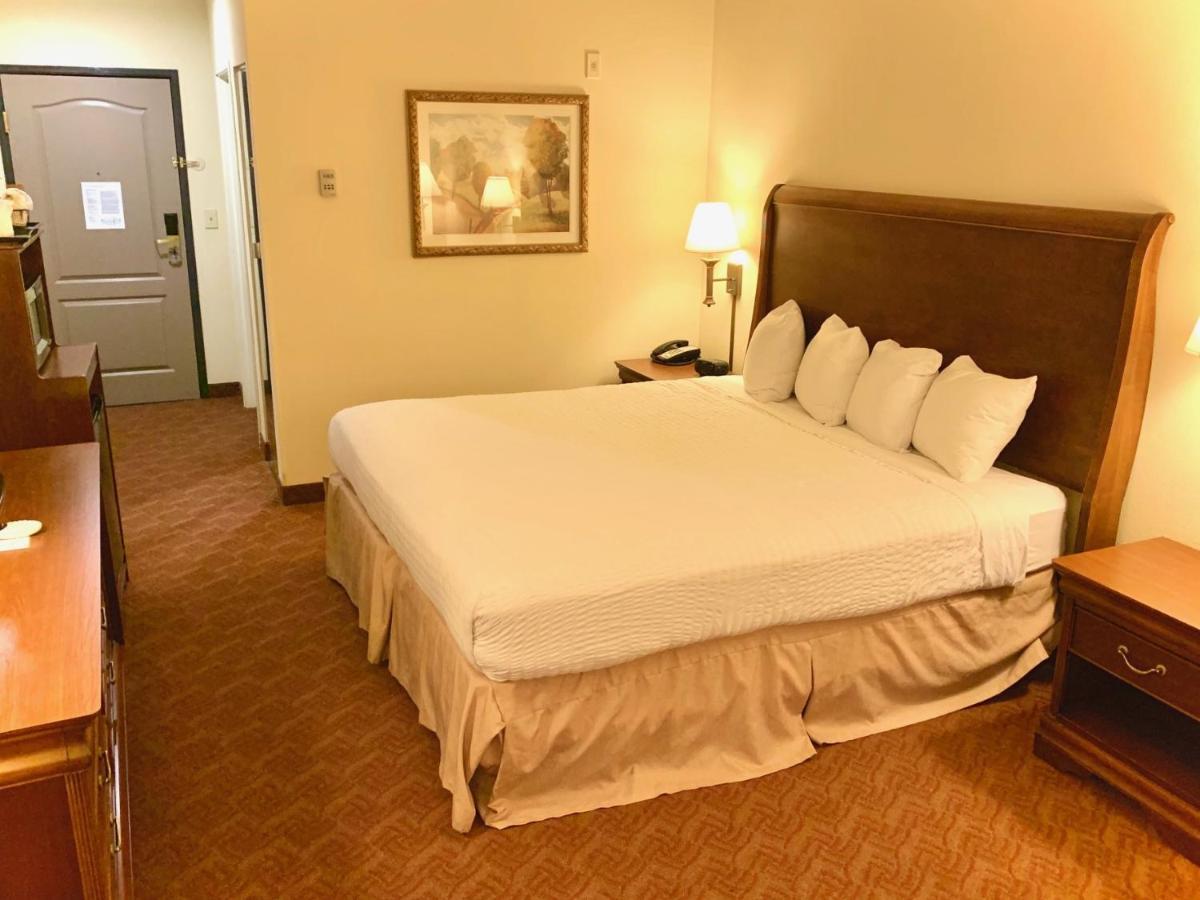 Spark By Hilton Woodbridge Bagian luar foto